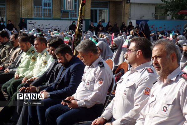 نواخته شدن زنگ مهر در مدارس منطقه ۱۳