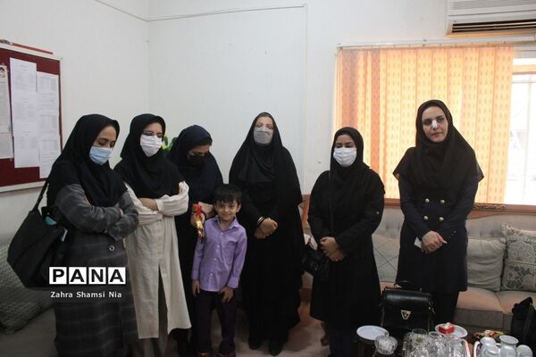 نشست صمیمی معاون تربیت‌بدنی و سلامت وزارت آموزش و پرورش با کارکنان و دانش‌آموزان هنرستان رازی بوشهر