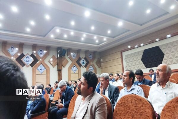 نشست فعالان اقتصادی، صنعتی و کشاورزی منطقه ترشیز