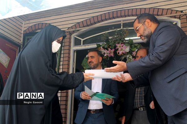 گرامیداشت هفته دفاع مقدس در دبیرستان شهیده قضایی قم