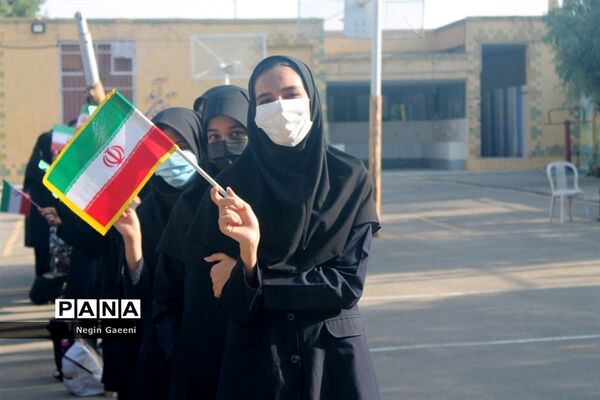 گرامیداشت هفته دفاع مقدس در دبیرستان شهیده قضایی قم