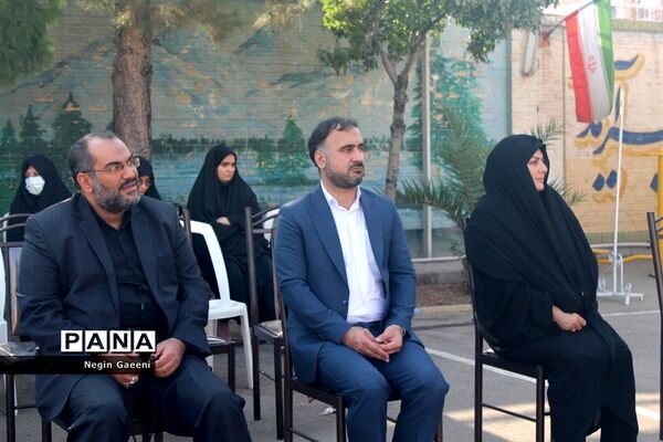 گرامیداشت هفته دفاع مقدس در دبیرستان شهیده قضایی قم