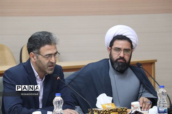 جلسه هماهنگی شور عاطفه‌ها در تالار معلم تبریز