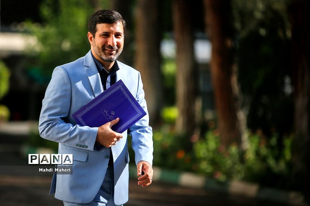 طحان نظیف: ‌راه‌حل مسائل کشور احترام به قانون است