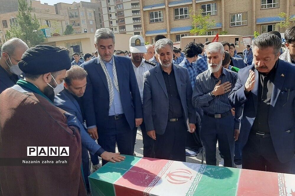 مراسم تشییع شهید گمنام در دبیرستان شهید بهشتی  رودهن