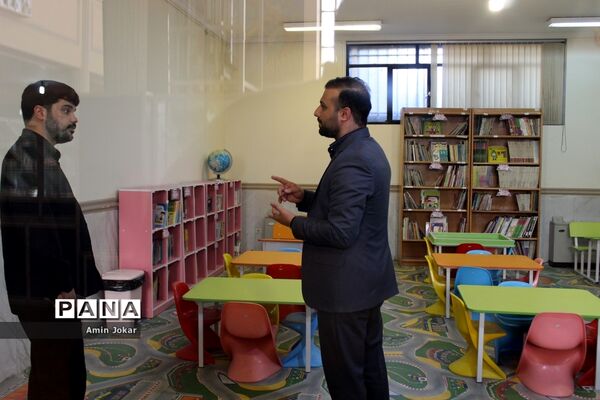 بازدید اعضای مرکز سنجش و پایش کیفیت آموزشی وزارت آموزش و پرورش از کتابخانه دانش‌آموز در شیراز