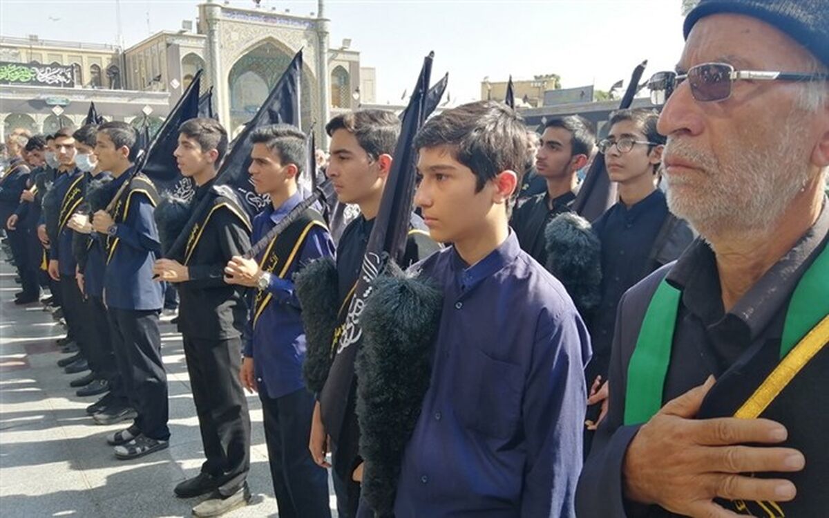 عزاداری زائران و مجاوران حرم کریمه اهل بیت در سالروز شهادت امام رضا(ع)