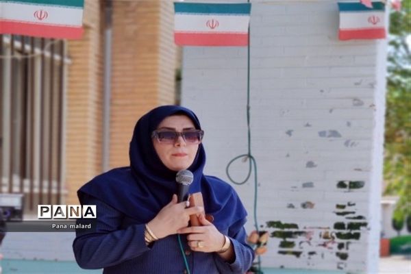 برگزاری جشن عاطفه‌ها و گرامیداشت هفته دفاع مقدس در دبستان مزرعه صفادشت