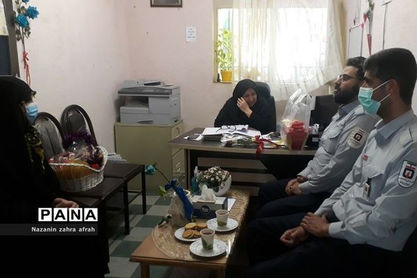 گرامیداشت روز آتش‌نشانی و ایمنی  در مدرسه حضرت زهرا(س) رودهن