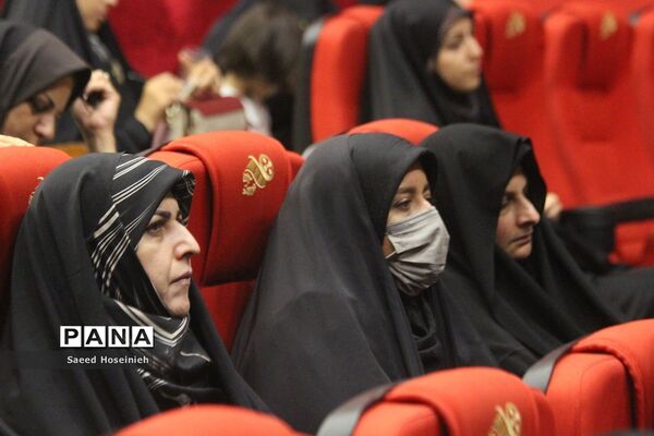 همایش توجیهی آغاز به کار راوی معلمان استان قم