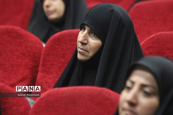 همایش توجیهی آغاز به کار راوی معلمان استان قم