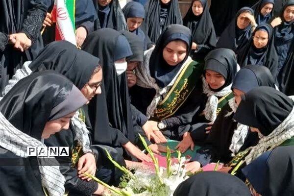 مراسم استقبال از شهید گمنام در مدرسه شاهد المهدی اصفهان