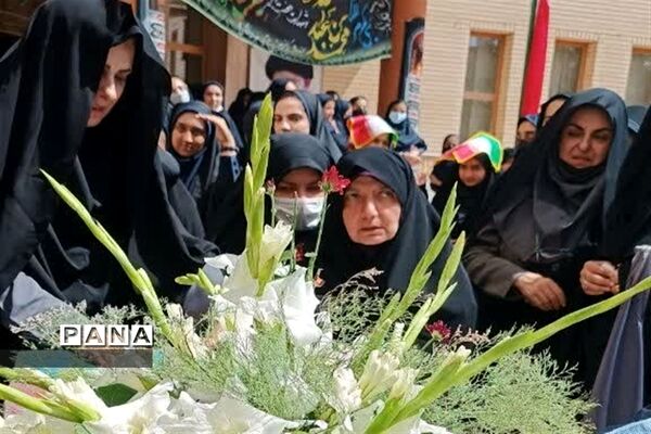 مراسم استقبال از شهید گمنام در مدرسه شاهد المهدی اصفهان