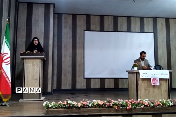 نشست روشنگری هفته دفاع مقدس در شهرستان قرچک