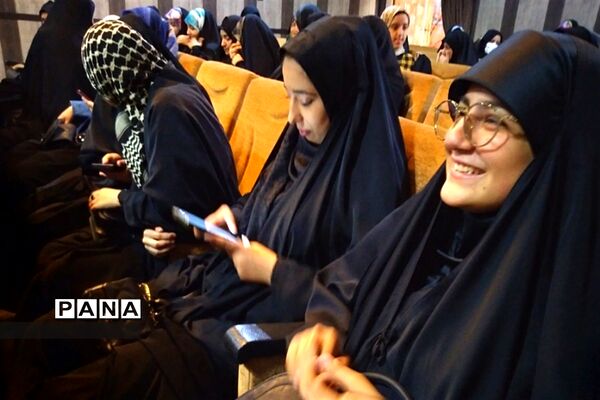 نشست روشنگری هفته دفاع مقدس در شهرستان قرچک