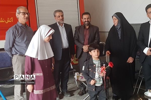 تقدیر از آتش‌نشانان در روز آتش‌نشانی  توسط مسئولان رودهن