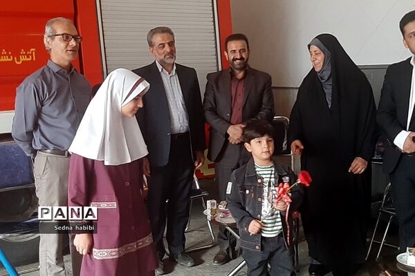 تقدیر از آتش‌نشانان در روز آتش‌نشانی  توسط مسئولان رودهن