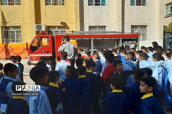 گرامیداشت روز آتش‌نشانی در دبستان ارشاد رودهن