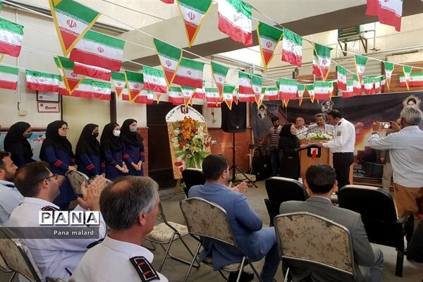 گرامیداشت روز آتش نشانی توسط دانش‌آموزان دبیرستان شهید همت ملارد