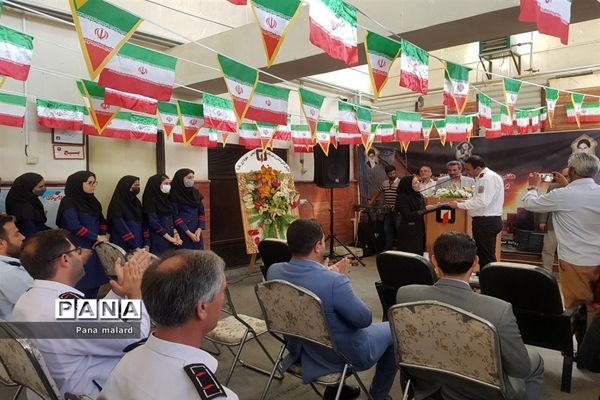 گرامیداشت روز آتش نشانی توسط دانش‌آموزان دبیرستان شهید همت ملارد