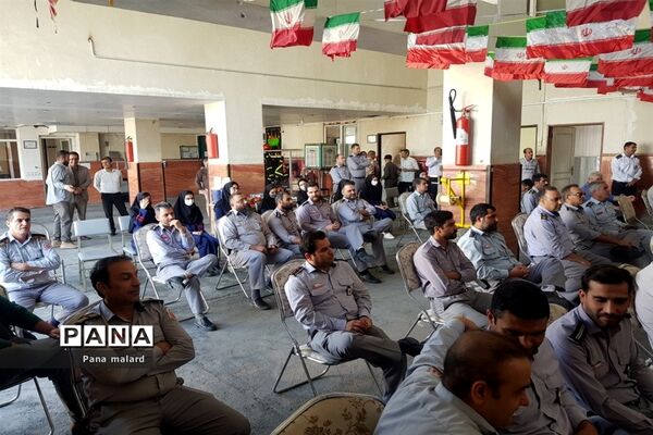 گرامیداشت روز آتش نشانی توسط دانش‌آموزان دبیرستان شهید همت ملارد
