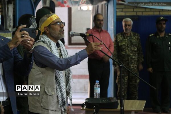 صبحگاه مشترک بسیج فرهنگیان قم به مناسبت هفته دفاع مقدس