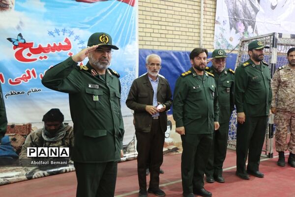 صبحگاه مشترک بسیج فرهنگیان قم به مناسبت هفته دفاع مقدس