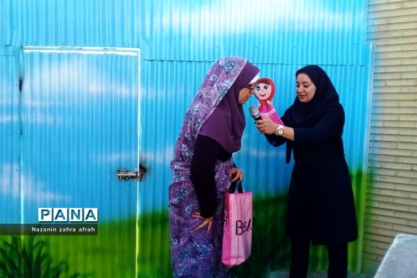 برگزاری مراسم گرامیداشت روز سالمند در مدارس رودهن
