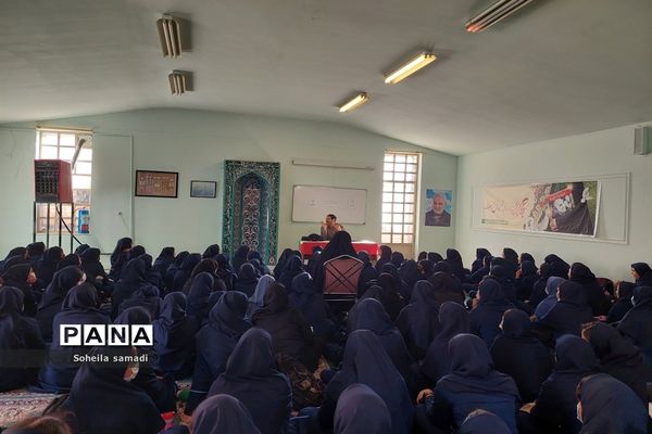 برگزاری کارگاه آموزشی در دبیرستان عصمت صفادشت