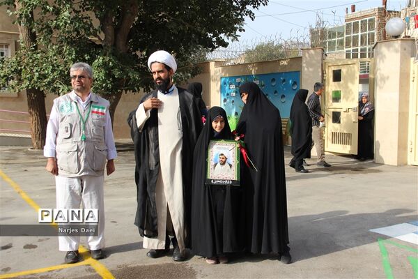 برگزاری آیین نواختن زنگ مهر در دبستان پری زابلی نژاد ناحیه 2 مشهد