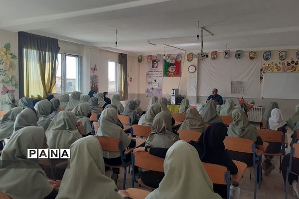 هفته دفاع مقدس در مدرسه امام رضا(ع) رودهن