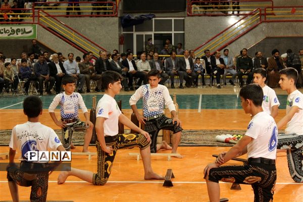 اجتماع بزرگ نسل غیور در پی محکومیت اهانت به مقدسات و اقدامات هنجار شکنانه آشوبگران در برخوار/ اصفهان