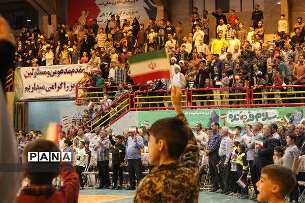 اجتماع بزرگ نسل غیور در پی محکومیت اهانت به مقدسات و اقدامات هنجار شکنانه آشوبگران در برخوار/ اصفهان