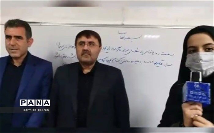 دانش‌آموز‌خبرنگاران کرمانشاه در زنگ مهر و مقاومت با مسئولان گفت‌وگو کردند/ فیلم
