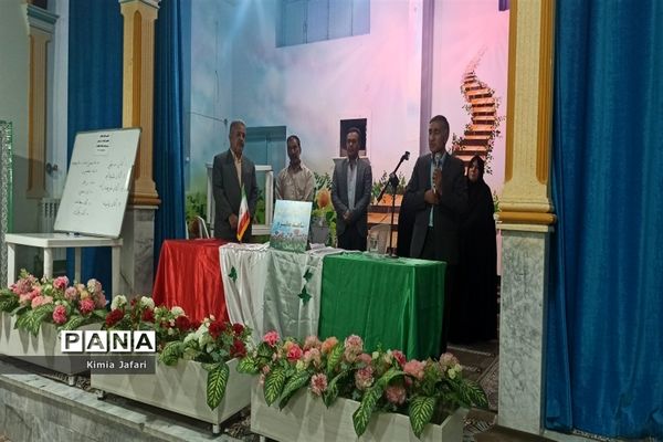 ‌جلسه انجمن اولیا در دبیرستان دخترانه شاهد ‌کاشمر‌