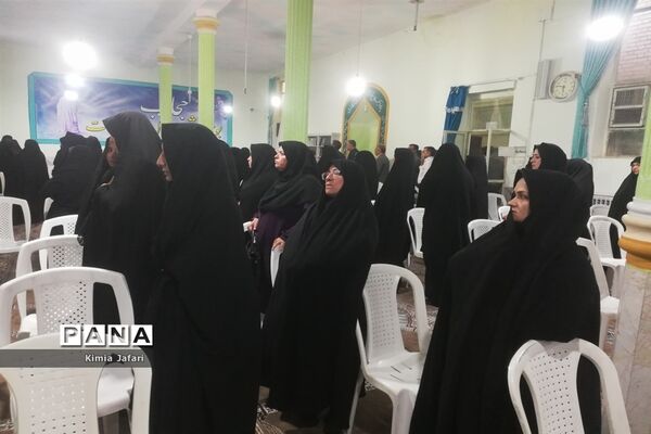 ‌جلسه انجمن اولیا در دبیرستان دخترانه شاهد ‌کاشمر‌