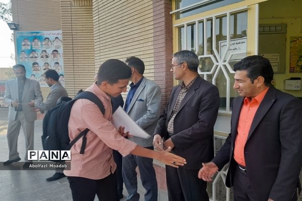 قدردانی از دانش‌آموزان برگزیده قرآن و عترت در کاشمر