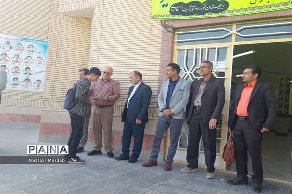 قدردانی از دانش‌آموزان برگزیده قرآن و عترت در کاشمر
