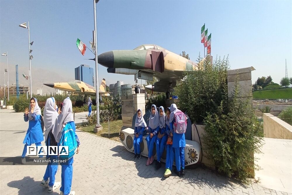 بازدید دانش‌آموزان واحدهای آموزشی اسلامشهر از باغ موزه دفاع مقدس