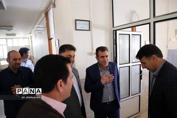 سفر یک‌روزه مدیرکل آموزش و پرورش به شهرستان دالاهو