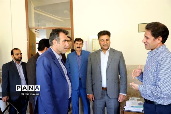 سفر یک‌روزه مدیرکل آموزش و پرورش به شهرستان دالاهو