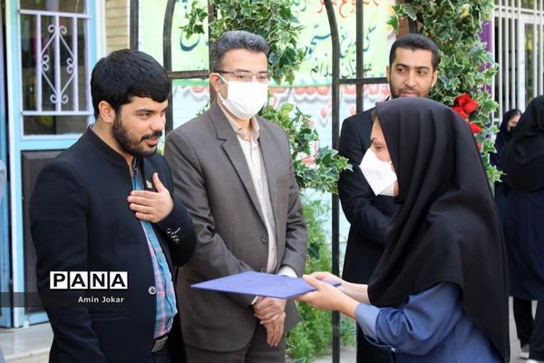 حضور رئیس سازمان دانش‌آموزی استان فارس در مراسم شور عاطفه‌ها