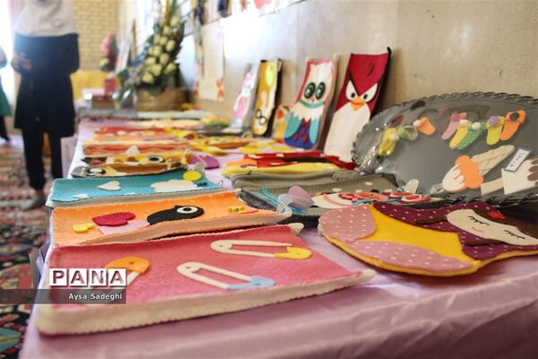 جشن عاطفه‌ها در دبستان حاج سید‌ابراهیم بوشهری