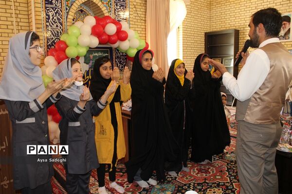 جشن عاطفه‌ها در دبستان حاج سید‌ابراهیم بوشهری