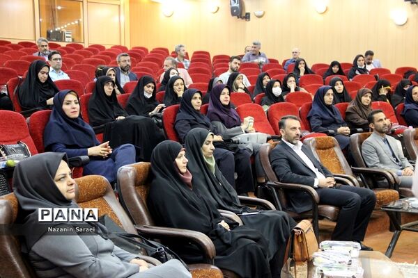 همایش خانواده و جوانی جمعیت در دانشگاه آزاد اسلامی واحد اسلامشهر