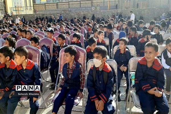 جشن شکوفه‌های دبستان پسرانه احدیان