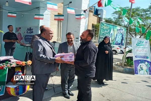 جشن عاطفه‌ها در دبستان مزرعه صفادشت