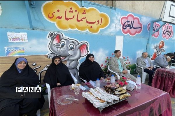 شور عاطفه‌ها، نماد همدلی و مهربانی دانش‌آموزان منطقه ۱۰