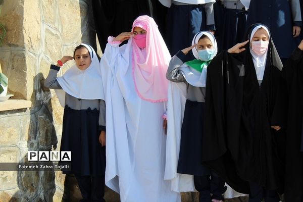 زنگ جشن عاطفه‌ها در مدارس سمنان نواخته شد