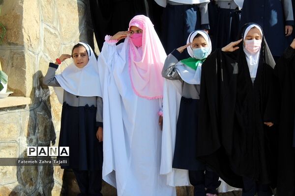 زنگ جشن عاطفه‌ها در مدارس سمنان نواخته شد